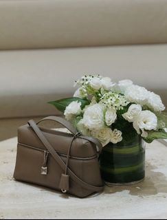 （分類：）位於 。 由 societyinfame 提交（商品編號 1462569480，圖片 1）。簡介： 。
