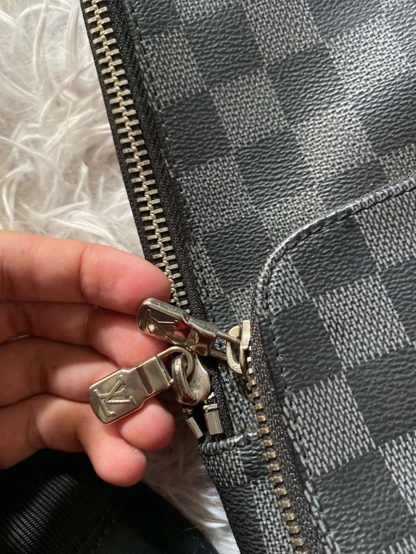 LOUIS VUITON SLING BAG (Category: Luxury Bags & Wallets) located in Manila. Submitted by aize2thrft (Listing ID 1462489104, Image 3). Description: LOUIS VUITON SLING BAG LIKE NEW CONDITION NO ISSUE.
