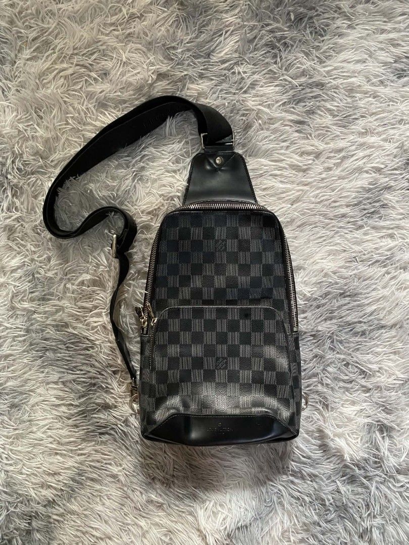 LOUIS VUITON SLING BAG (Category: Luxury Bags & Wallets) located in Manila. Submitted by aize2thrft (Listing ID 1462489104, Image 1). Description: LOUIS VUITON SLING BAG LIKE NEW CONDITION NO ISSUE.