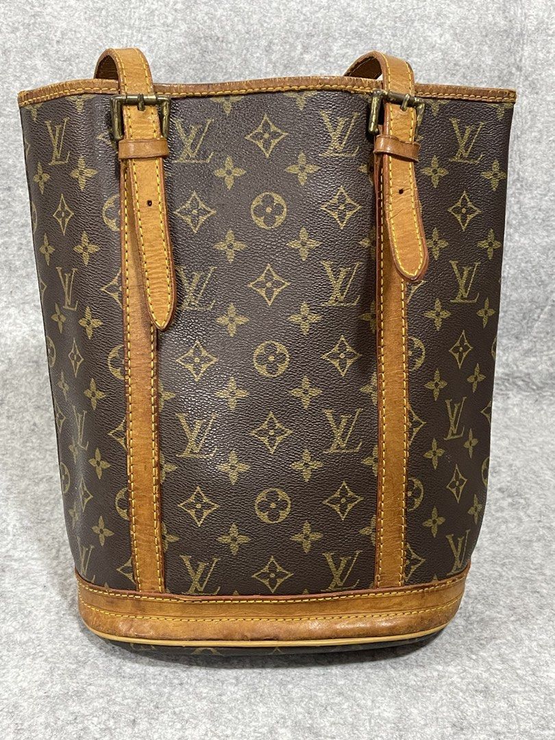 louis vuitton (Category: Luxury Bags & Wallets) located in Calamba. Submitted by thriftingoverload (Listing ID 1462460663, Image 3). Description: plus shipping fee.