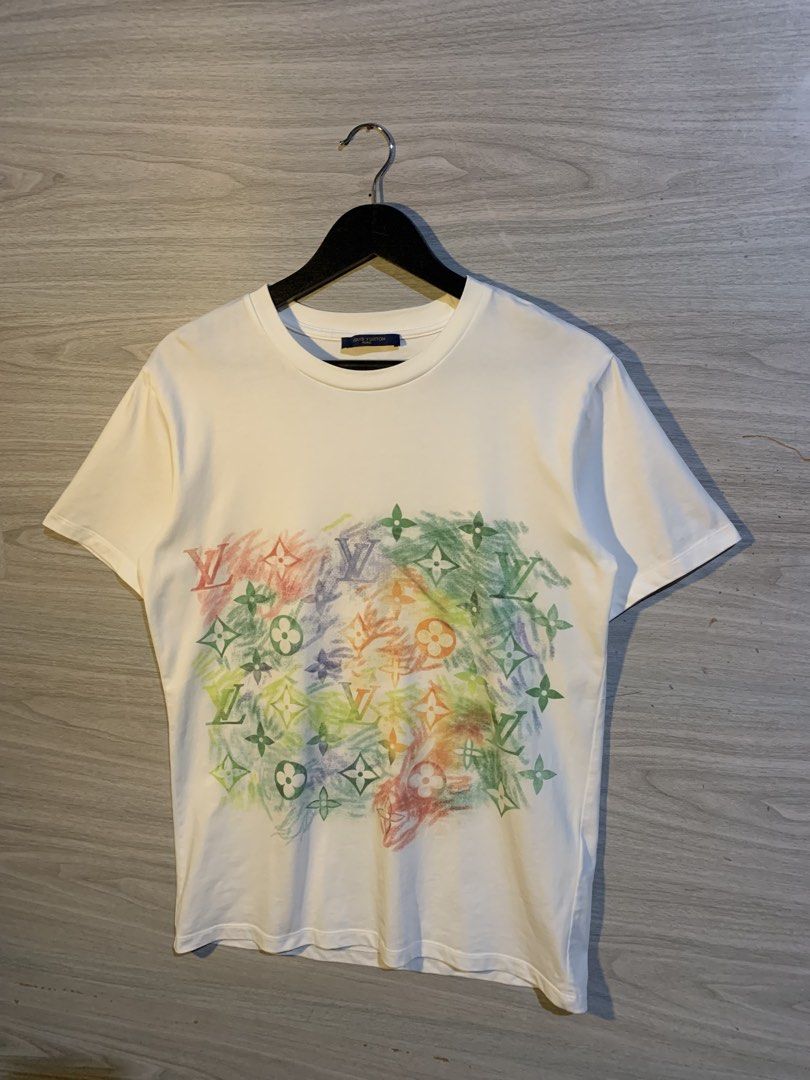 Louis Vuitton (Category: Tshirts & Polo Shirts ) located in Butuan. Submitted by thrif_findspeace (Listing ID 1462509148, Image 2). Description: Condition - Excellent Colorate - 9.4 Width - 20 Length - 27 Issue : light stain unnoticeable .
