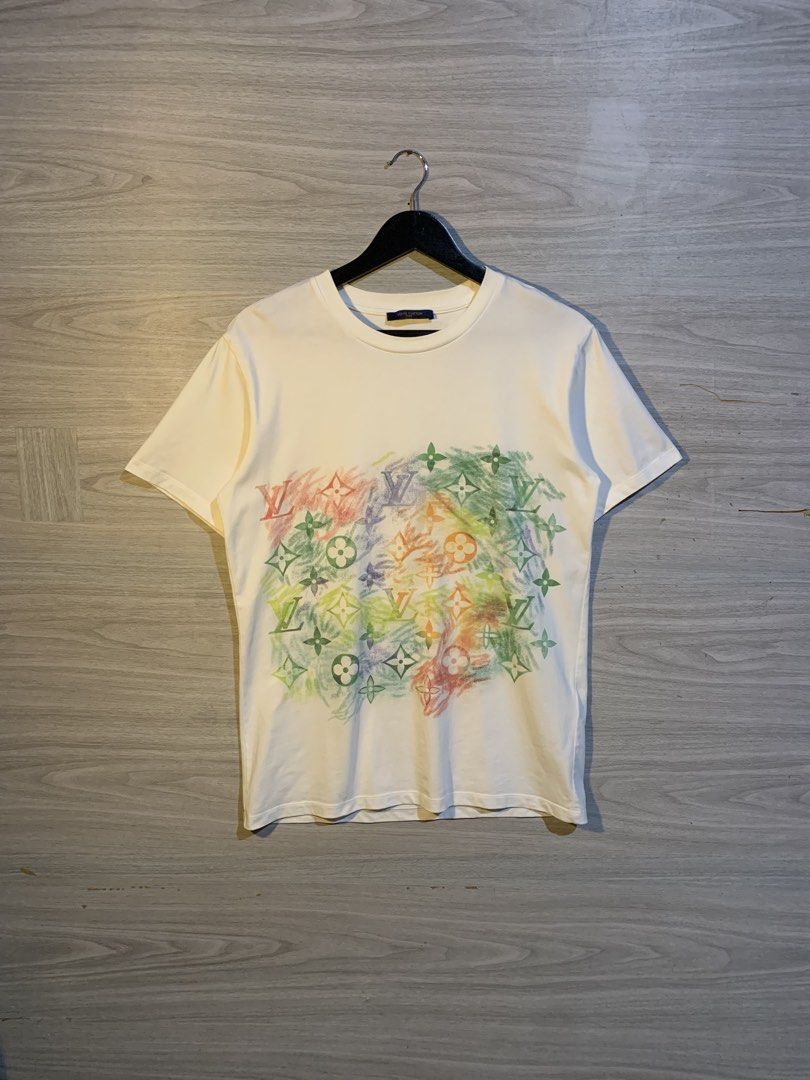 Louis Vuitton (Category: Tshirts & Polo Shirts ) located in Butuan. Submitted by thrif_findspeace (Listing ID 1462509148, Image 1). Description: Condition - Excellent Colorate - 9.4 Width - 20 Length - 27 Issue : light stain unnoticeable .