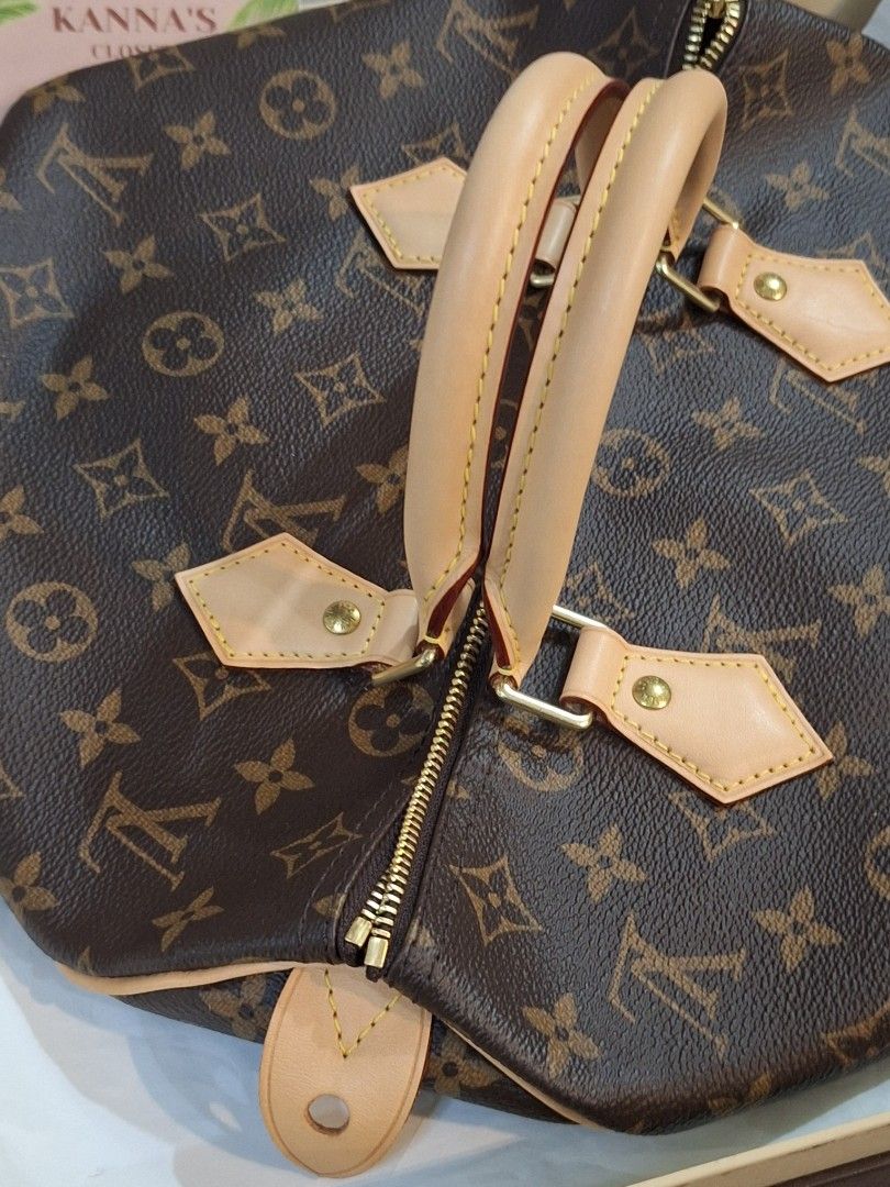 Louis Vuitton Monogram Speedy Bag (Category: Luxury Bags & Wallets) located in Taguig. Submitted by criskana85 (Listing ID 1462580048, Image 3). Description: - Authentic Louis Vuitton Speedy Bag - Classic Monogram Canvas with Vachetta Leather Trim - Made in France - Serial Number: BA3185 - Zipper Closure - Gold Hardware - Ideal for Everyday Use.