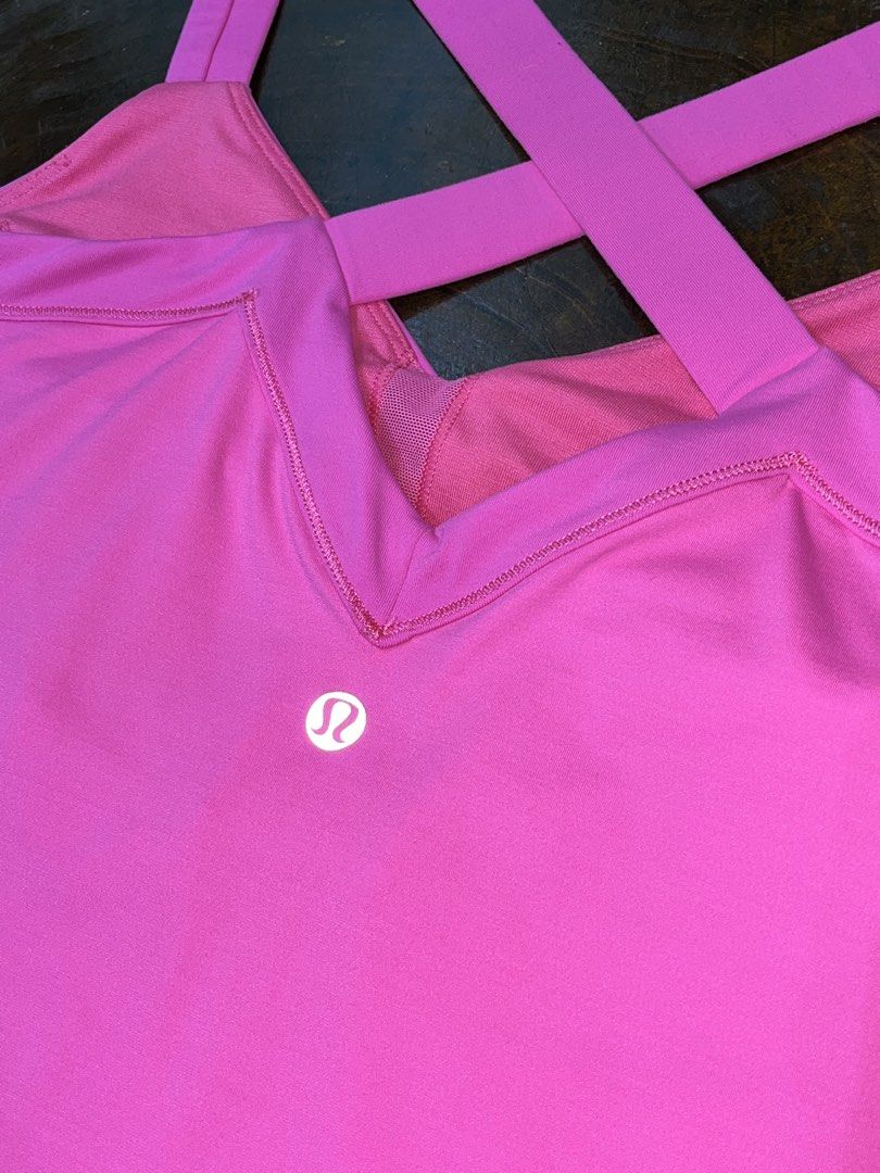 Lululemon athletic tank top (Category: Activewear) located in Lucban. Submitted by rep.rznt (Listing ID 1462635558, Image 2). Description: Size: 10 sticker Dimes: 16 width, 19 length Issue: Check last photo .
