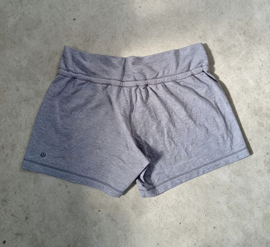 Lululemon Athletica Grey (Category: Activewear) located in Bacolod City. Submitted by finders.drip6100 (Listing ID 1462497947, Image 1). Description: 📍Lululemon athletica (dot 12) W 34-40 L 13.5 LO 13 Asnew 400 📩.