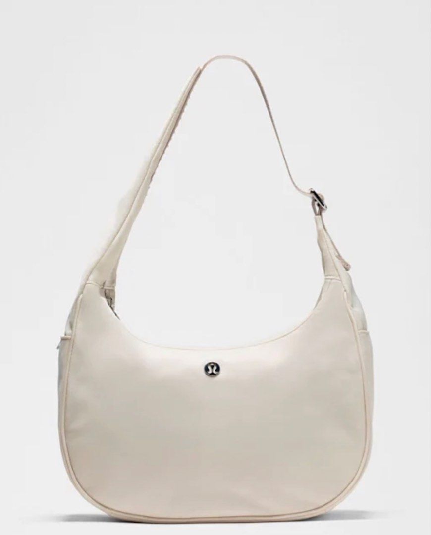 Lululemon City essentials bag L4 LN (Category: Shoulder Bags) located in San Juan, La Union. Submitted by clothedbyaya (Listing ID 1462613333, Image 1). Description: ✨ CANADA PRE-ORDER PASABAY ✨ 📌 Order Details & Payment Terms Deposit: 60% Downpayment required to reserve your item Balance: Remaining balance payable within 2 months Dispatch: Item will be shipped immediately once fully paid 🚚 Shipping Options FREE Air Cargo: via LBC (Pouch size O
