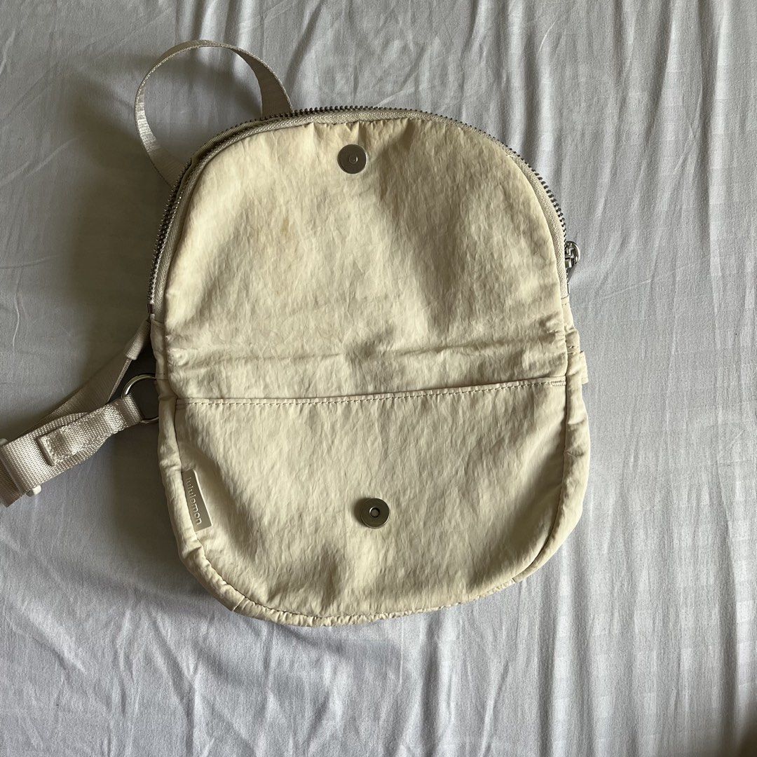 Lululemon Everywhere Belt Bag - Cream (Category: Cross-body Bags) located in Caloocan City. Submitted by daenty.mnl (Listing ID 1462533092, Image 3). Description: - flaw: lipstick stain - authentic, bought in tokyo - can only ship via lalamove - loc: taguig.
