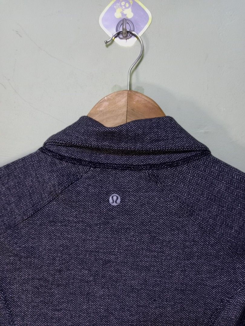 Lululemon Herringbone Full Zip Jacket (Category: Coats, Jackets and Outerwear) located in Manila. Submitted by onewikstraight (Listing ID 1462565126, Image 3). Description: - Lululemon jacket - Stylish herringbone pattern on front and sleeves - Black contrast panels - Full zip closure - Zipper pockets for secure storage - Thumbholes on sleeves for extra warmth and coverage - Size 6 18W 27L - Versatile for workouts or everyday casual wear pm 📨📥 