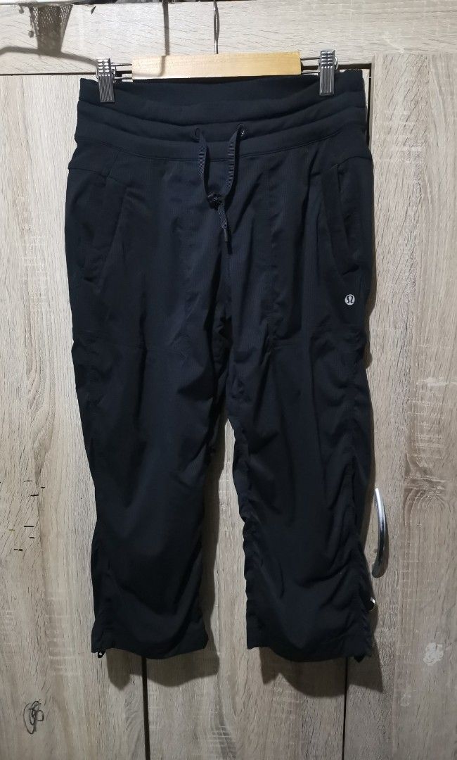 Lululemon studio crop blk dot 4 (Category: Other Bottoms) located in San Pedro. Submitted by thriftersthrift (Listing ID 1462452659, Image 3). Description: Waistline (inches) :25 Length(inches) :29 Good condition Already wash Color rate : 10 /10 🌵ALL ITEMS ARE FROM UKAY BALE SO MANAGE YOUR EXPECTATION 🌵 ASK SELLER FOR MORE INFORMATION COLOR MAY CHANGE TRU LIGHTING.