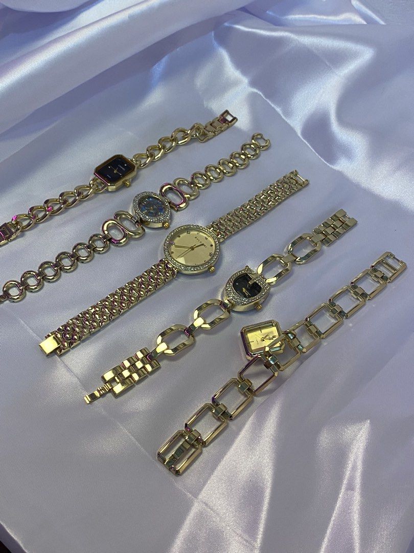 Luxury Vintage Analog Watch - NEW DESIGNS (Category: Women's Watches) located in Caloocan City. Submitted by sujenzkiii (Listing ID 1462595821, Image 3). Description: 💗✨ Luxury Vintage Watch - perfect for everyday use, for your girly pops, friends, or personal! • battery operated • non-tarnish upon proper care • with box included.