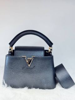 (Category: ) located in . Submitted by b.yluxurybag (Listing ID 1462541001, Image 1). Description: .