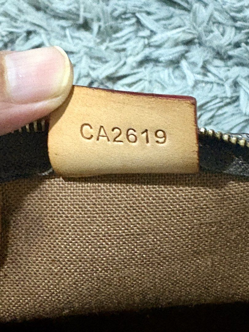 LV Nano Speedy (Category: Luxury Bags & Wallets) located in Manila. Submitted by jlj_v.2_oshop (Listing ID 1462608547, Image 3). Description: Classic LV Nano Speedy Bando crafted in the iconic Monogram coated canvas with natural cowhide leather trim and crossbody strap. These preloved bags and shoes are sourced from Japan, Korea, and Thailand through a seller friend. They are well-loved items, and authenticity is not guaranteed unless stated as o