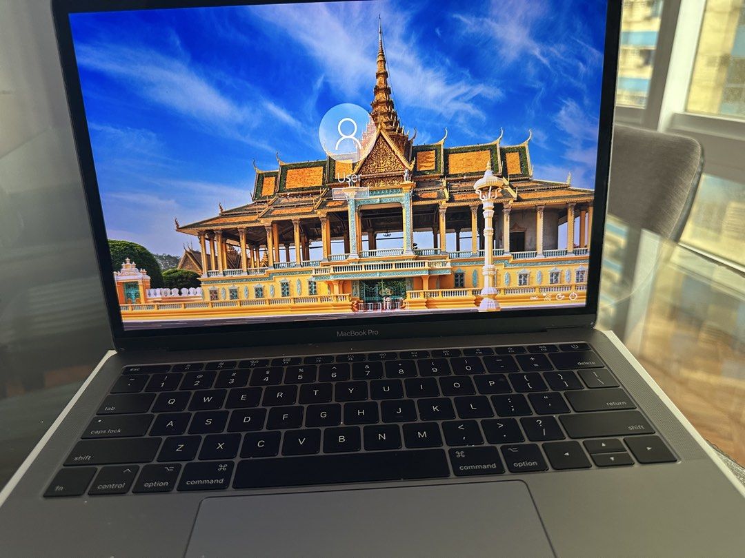Macbook Pro 13-inch Space Gray with box (Category: Laptops & Notebooks) located in Manila. Submitted by pbum168 (Listing ID 1462531388, Image 1). Description: with box and charger.