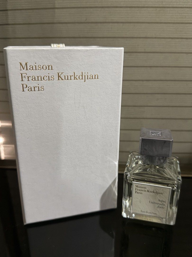 Maison Francis Kurkdijian Aqua Universalis (Category: Fragrance & Deodorants) located in Quezon City. Submitted by steph_hgo (Listing ID 1462493710, Image 1). Description: 85% new Comes with box 70mL Aqua Universalis It includes a variety of notes, starting with the citrusy scents of Amalfi lemon and bergamot. Its floral middle notes are rose, white flowers and jasmine. The perfume then finishes with musk and woodsy base notes. .
