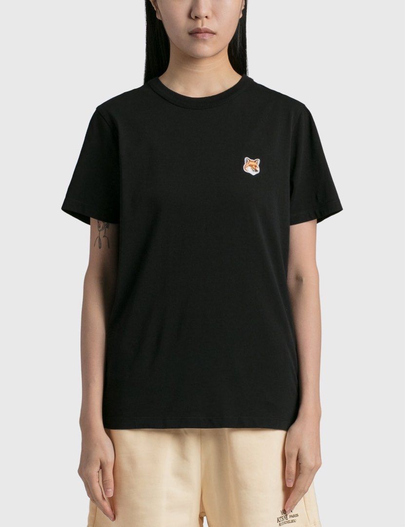 Maison Kitsuné Fox Head Patch Classic T-Shirt (Category: Luxury Apparel) located in Bocaue. Submitted by mosthighcollective (Listing ID 1462559742, Image 2). Description: Maison Kitsuné Fox Head Patch Classic T-Shirt Size: M on tag Dimes: 18 width 26 length Excellent condition No issue 1200 only Dm me to purchase 📥.