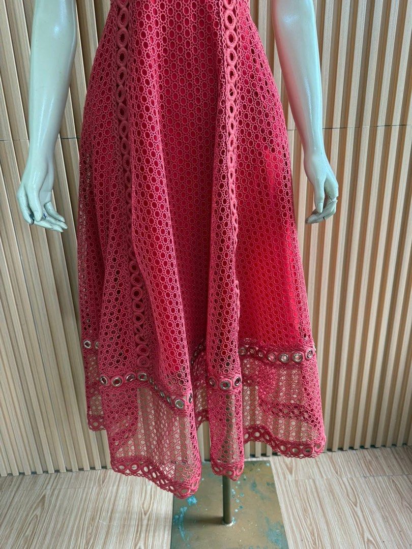 Maje (Category: Dresses) located in Lipa City. Submitted by thyra06 (Listing ID 1462469371, Image 3). Description: Maje orig maci lace dress super bigat ng material.