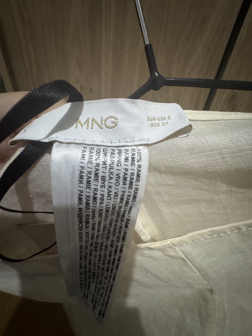 Mango ramie trouser (Category: Other Bottoms) located in Rizal. Submitted by igarette (Listing ID 1462651019, Image 3). Description: - Cream white MNG pants -ramie fabric - Side zipper closure - Versatile for various outfits - Ideal for warmer weather .