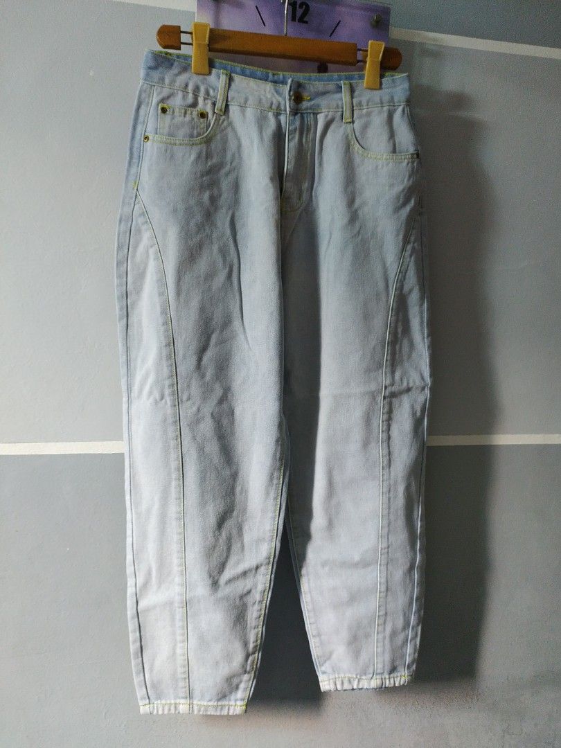 Maong pants L (Category: Jeans) located in Manila. Submitted by timtam04 (Listing ID 1462441953, Image 2). Description: includes in buy1take1 promo 30-32 waistline.