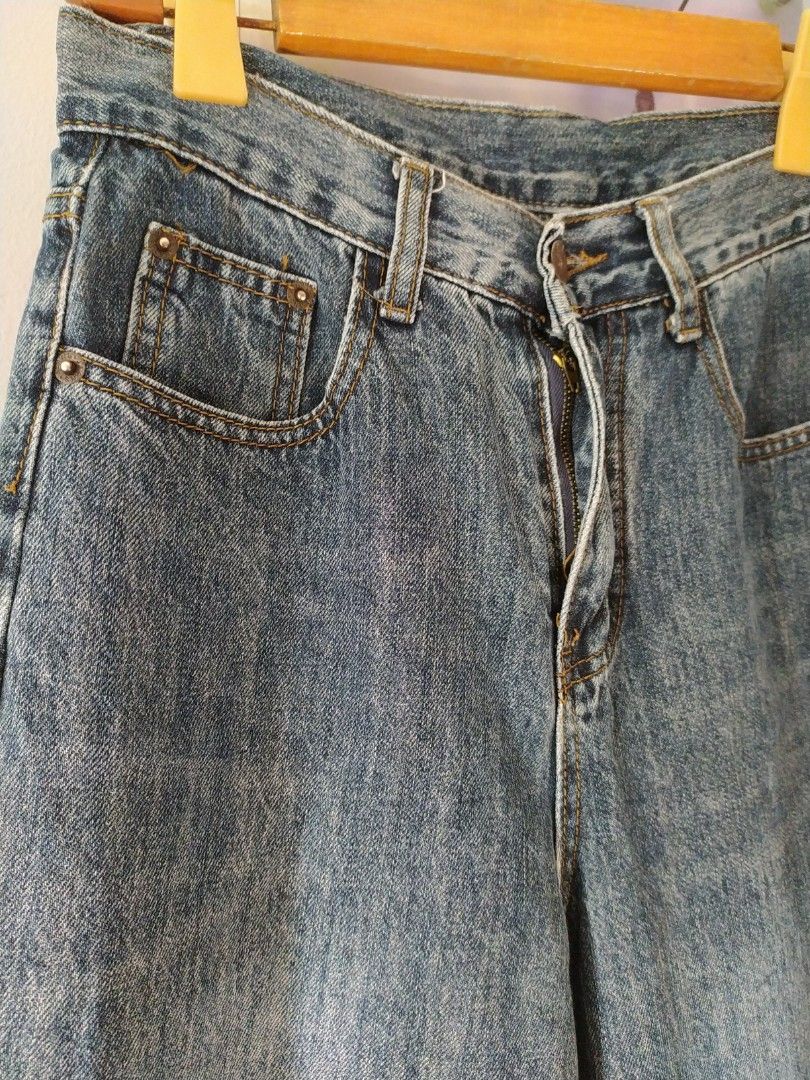Maong pants large (Category: Jeans) located in Manila. Submitted by timtam04 (Listing ID 1462680162, Image 2). Description: buy1take1 promo waistlines 30 length 35inches.
