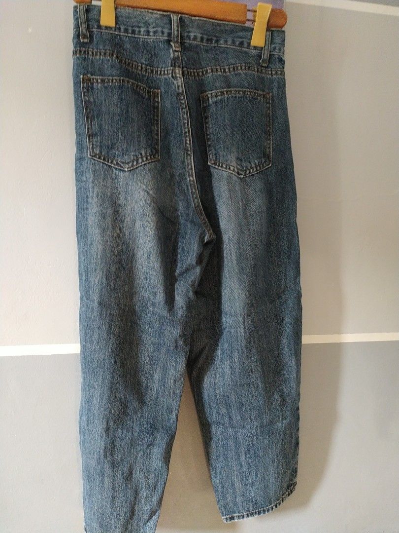 Maong pants large (Category: Jeans) located in Manila. Submitted by timtam04 (Listing ID 1462680162, Image 3). Description: buy1take1 promo waistlines 30 length 35inches.