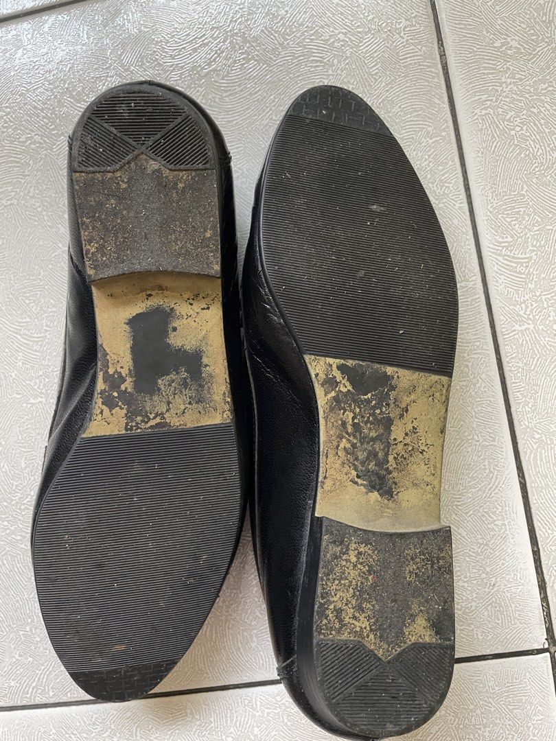 Mark & Spencer Loafers (Category: Loafers) located in Manila. Submitted by lazythrifter.ph (Listing ID 1462454325, Image 3). Description: St Michael’s (previously) Creases only no peelings, real leather Color: Black Size: UK 3 US5.5 Length: 9”.