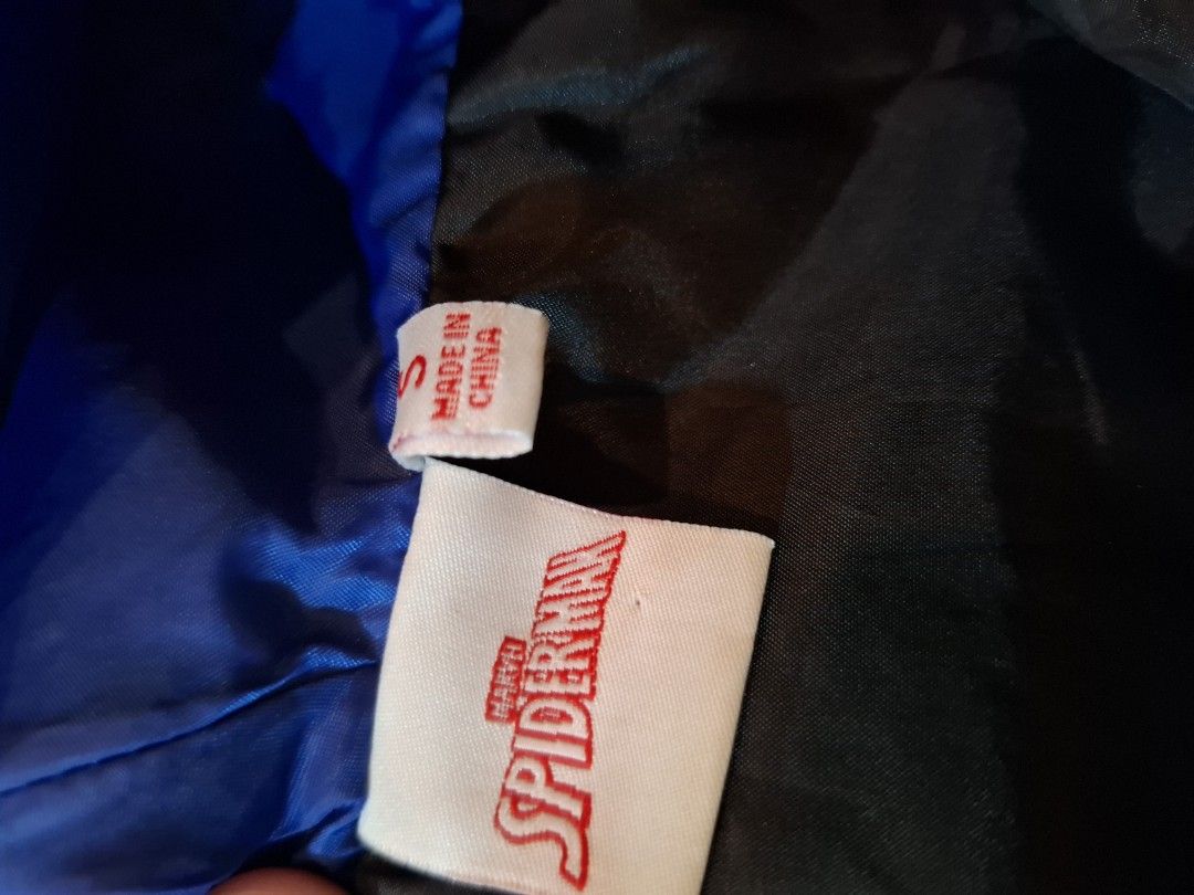 Marvel Spider-Man Venom Windbreaker Jacket (Category: Coats, Jackets and Outerwear) located in Rizal. Submitted by mirisica (Listing ID 1462567931, Image 3). Description: - Cool Venom graphic jacket - Blue sleeves and hood - Full zip front - Perfect for Marvel fans - Size: S - Made in China.