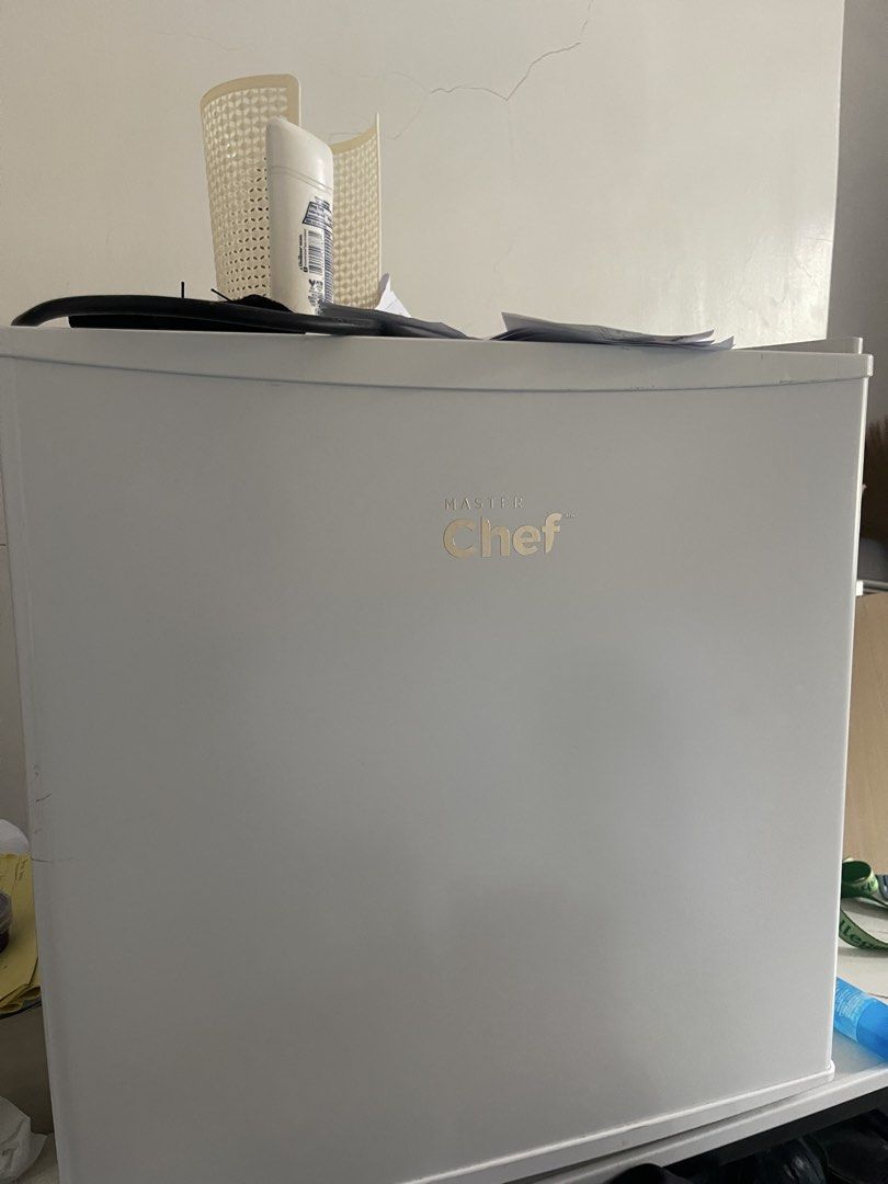 MASTERCHEF CANADIAN BRAND MINI FRIDGE (Category: Refrigerators and Freezers) located in Davao. Submitted by japanwatchesby_red (Listing ID 1462525295, Image 1). Description: PALITA NA NINYO DAVAO CITY LOCATION 110V SO NEED NG TRANSFORMER NEVER NAGAMIT UG DUGAY SUKAD PAGPADALA FROM CANADA.