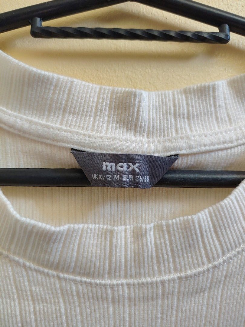 'MAX' Cream Ribbed Tank Top (Category: Sleeveless) located in Quezon City. Submitted by flutter.prism10 (Listing ID 1462657865, Image 3). Description: Length: 19.5" Waist Width: 14" Shoulder: 16".