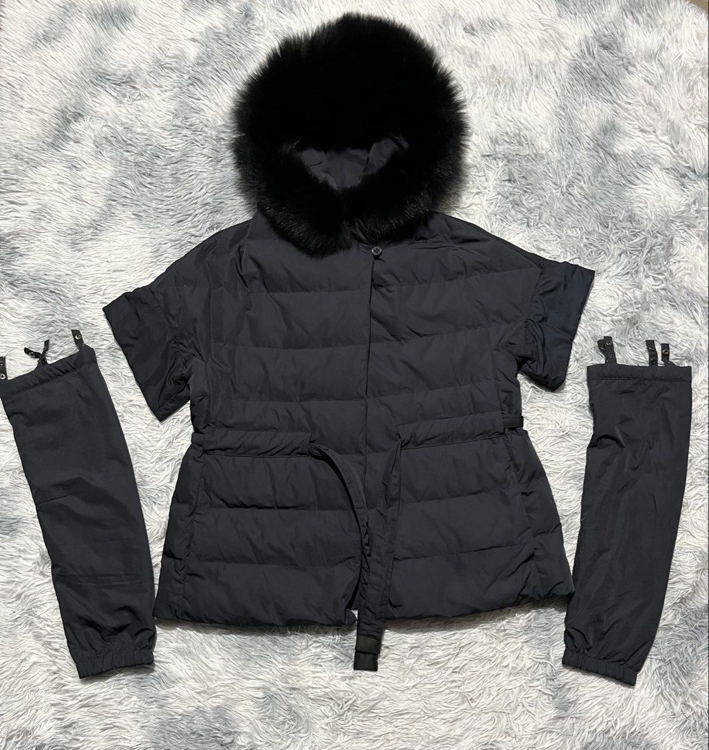 Max Mara Reversible Puffer Jacket (Category: Coats, Jackets and Outerwear) located in Sasmuan (Sexmoan). Submitted by winterclothes.ph (Listing ID 1462647029, Image 3). Description: Max Mara Reversible Puffer Jacket Detachable Sleeve Us 10 on tag Width 19.5 Length 24 Excellent Condition.
