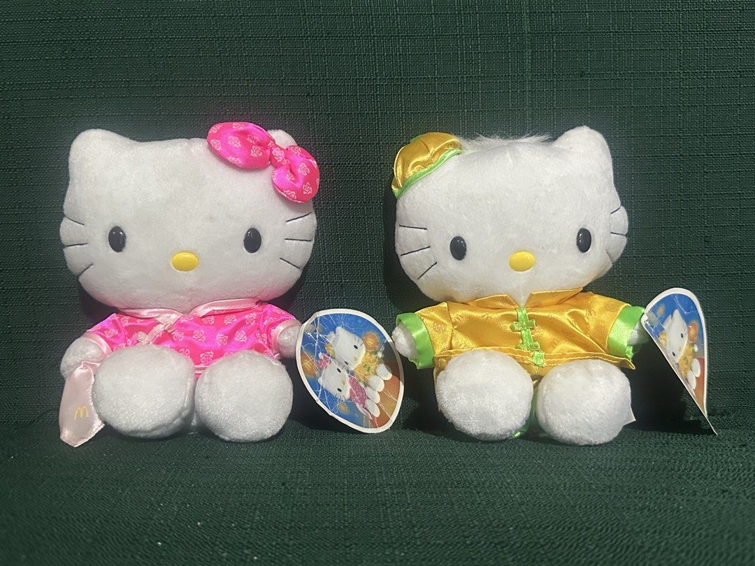 McDonald’s Hello Kitty Chinese Costume (Category: Character Goods) located in Manila. Submitted by sytakayama (Listing ID 1462548314, Image 1). Description: vintage McDonald’s Hello Kitty.