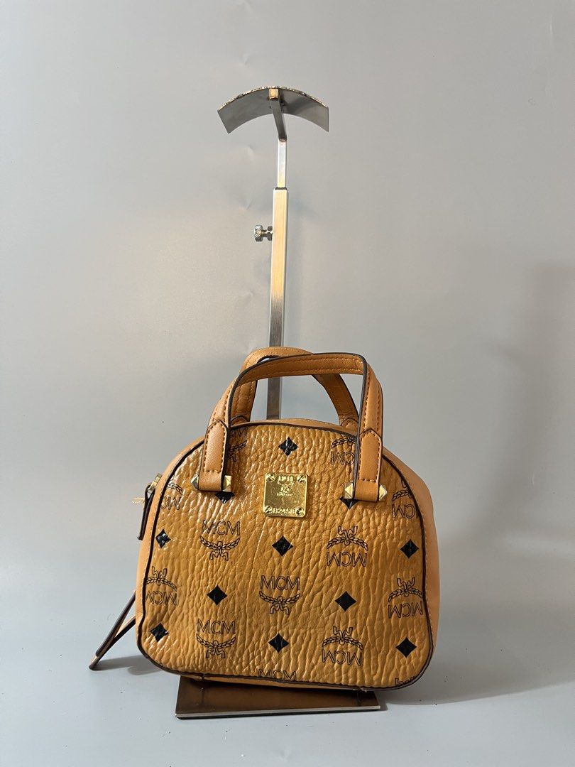 MCM Sling ba (Category: Luxury Bags & Wallets) located in Imus. Submitted by myragbagss (Listing ID 1462518735, Image 1). Description: YKK ZIPPER fresh from bale.
