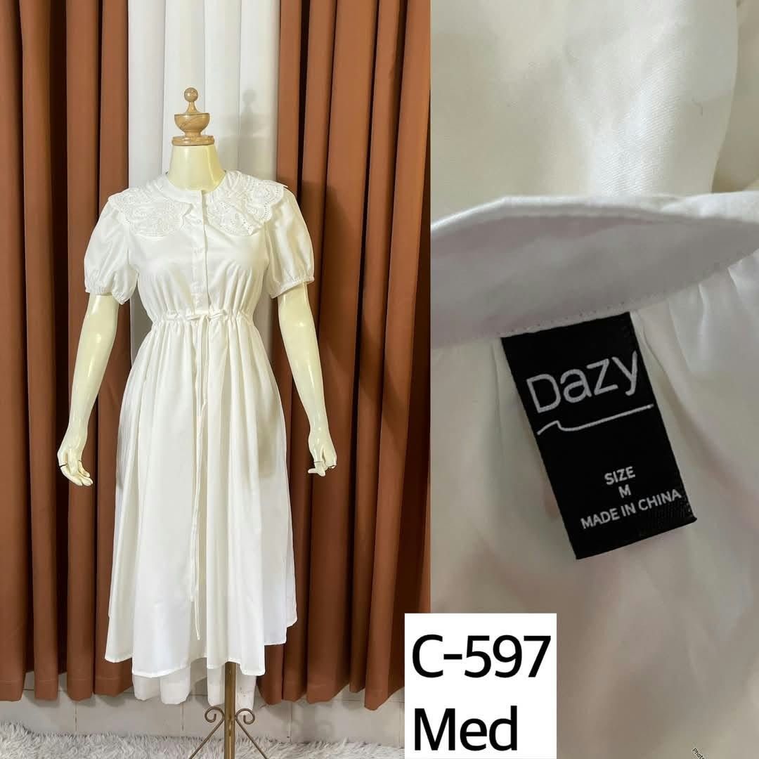 Medium size (Category: Dresses) located in Manila. Submitted by kimlyncloset (Listing ID 1462469517, Image 1). Description: .