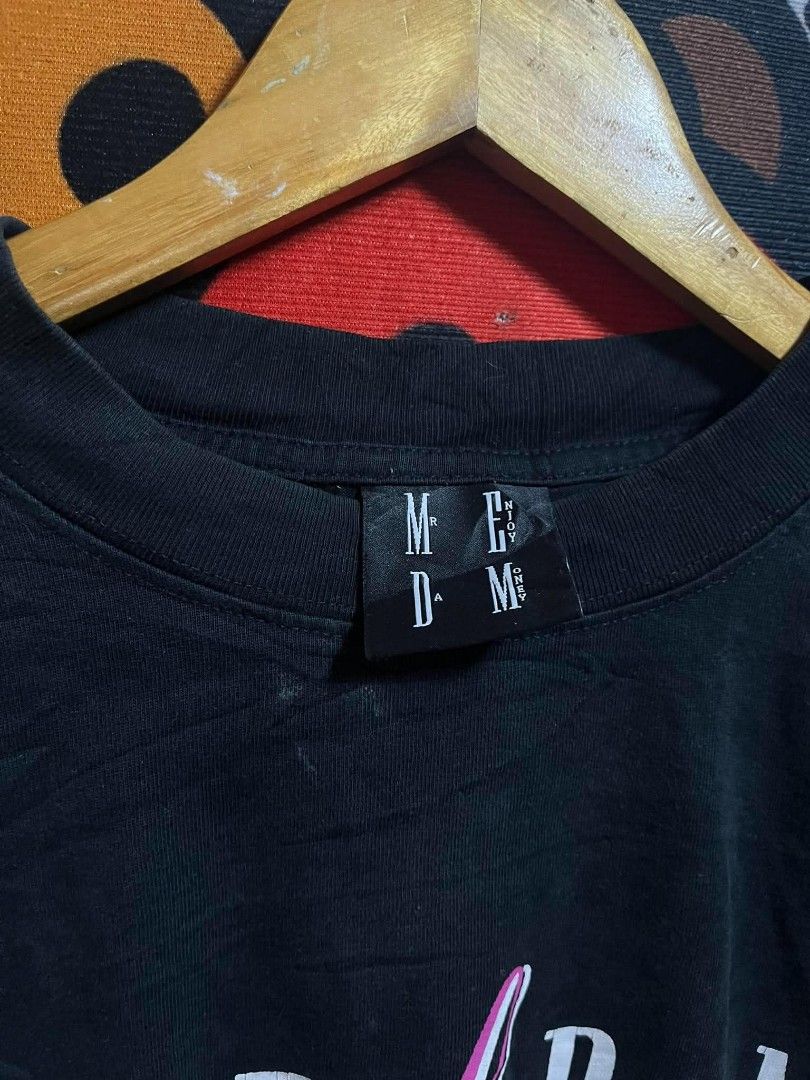 MEDM (Category: Tshirts & Polo Shirts ) located in Taguig. Submitted by bimbyanche19839 (Listing ID 1462609711, Image 3). Description: MEDM Size: Large-Xlarge Width: 24 Length: 30 Color Rate: 9.5/10 Good Condition No flaws 🏷️350php plus ship 📍Taguig Location.