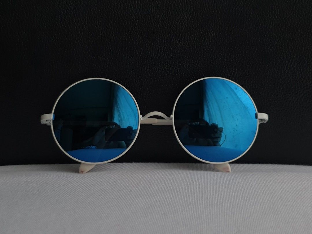 MEE Eyewear Round Saddle Bridge Sunglasses (Category: Sunglasses & Eyewear) located in Quezon City. Submitted by WasalakTwo (Listing ID 1462592339, Image 1). Description: Bought in Japan Durable and high quality Goodcondition Clean and presentable Open for delivery nationwide.
