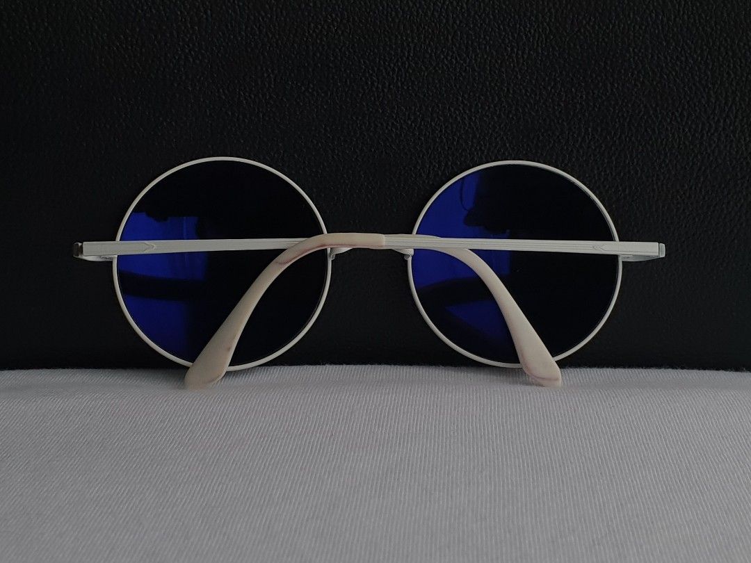MEE Eyewear Round Saddle Bridge Sunglasses (Category: Sunglasses & Eyewear) located in Quezon City. Submitted by WasalakTwo (Listing ID 1462592339, Image 3). Description: Bought in Japan Durable and high quality Goodcondition Clean and presentable Open for delivery nationwide.