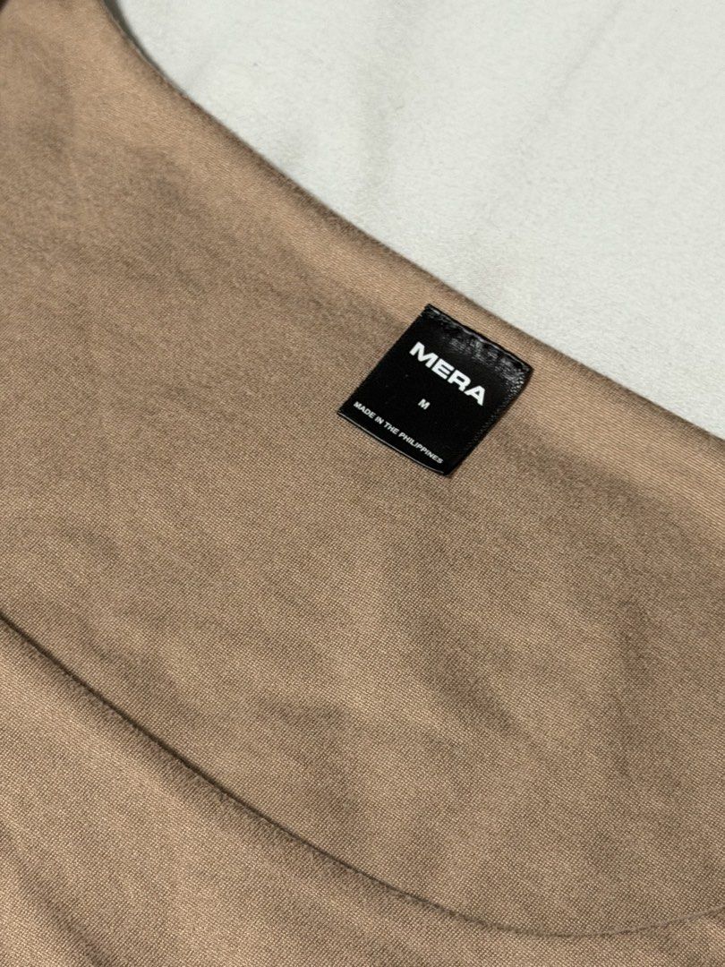 MERA Long Sleeve Crop Top - Size M (Category: Longsleeves) located in Caloocan City. Submitted by chiblonded (Listing ID 1462547382, Image 2). Description: - Basic long sleeve crop top from MERA - Simple and versatile design - Perfect for layering or wearing solo - Proudly made in the Philippines - Fits size Medium.