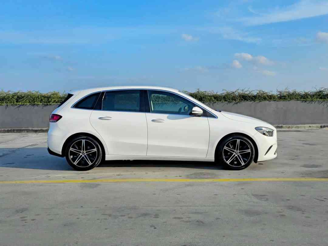 MERCEDES BENZ B180 PROGRESSIVE (Category: Used Cars) located in Singapore. Submitted by cartimesautomobile (Listing ID 1462495864, Image 3). Description: Buy with confidence from our Certified Pre-Owned Collection. Gone through a 120 points health check, each unit is refurbished for the brand new car experience. Trade Ins are welcomed. Extended Warranty till end of COE available too! Contact our friendly salesman today to schedule for your next t