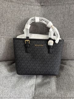 (Category: ) located in . Submitted by bestthriftinspo (Listing ID 1462676184, Image 1). Description: .