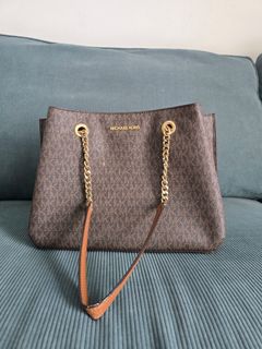 (Category: ) located in . Submitted by hnm_preloved (Listing ID 1462507631, Image 1). Description: .