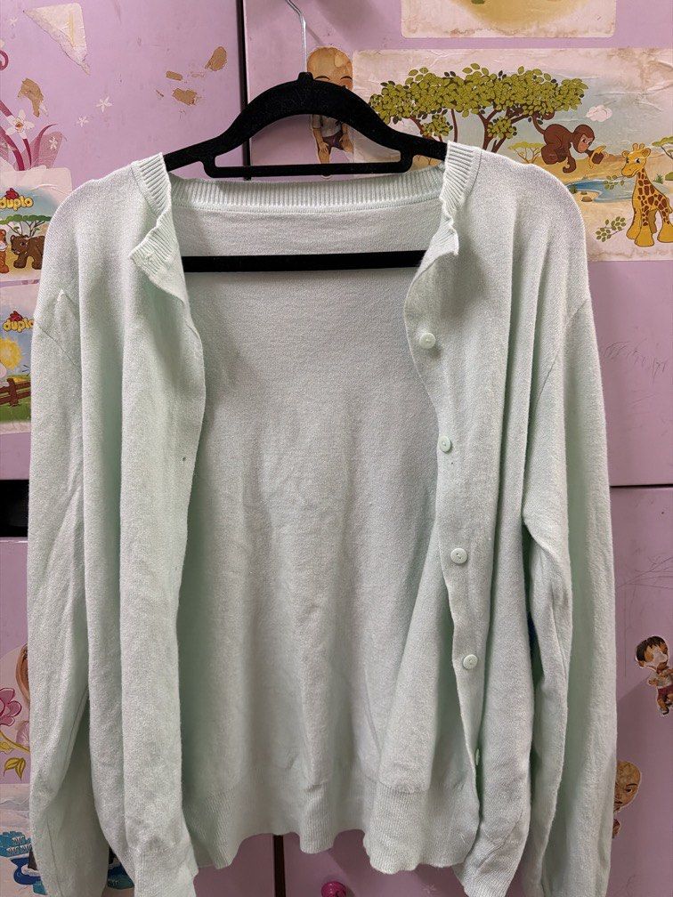 Mint Basic Cardigan (Category: Other Tops) located in Kuala Lumpur. Submitted by qysarayzi (Listing ID 1462541780, Image 1). Description: .