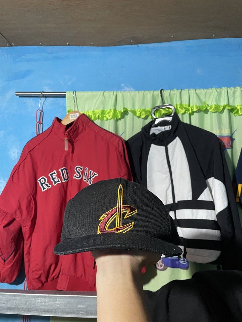 Mitchell & Ness Black Cleveland Cavaliers Snapback Cap (Category: Caps & Hats) located in Munoz. Submitted by bb_jimbo0 (Listing ID 1462490470, Image 1). Description: - Brand: Mitchell & Ness - Style: Snapback Cap - Color: Black - Features: Embroidered Cleveland Cavaliers logo on front - Closure: Adjustable snapback - Ideal for: Cleveland Cavaliers fans.
