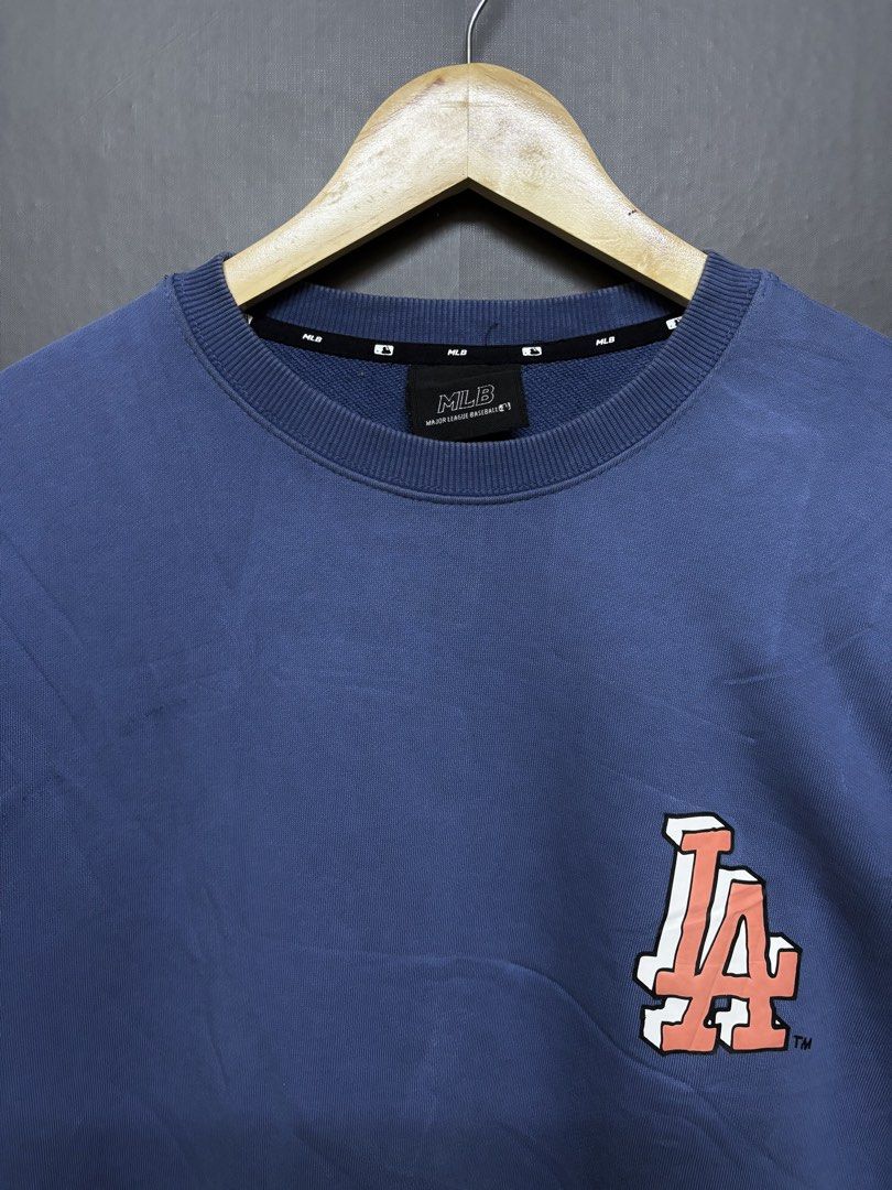 MLB ( LA ) (Category: Coats, Jackets and Outerwear) located in Cavite. Submitted by staythrifted.23 (Listing ID 1462632065, Image 2). Description: Size : Large on 🏷️ Oversized Dimes : Length 29 Width 24.5 Condition : Like new Color rate : 9.9/10 Issue : Minimal Sractch Need wash Loc. Cavite We ship nationwide Payment first .
