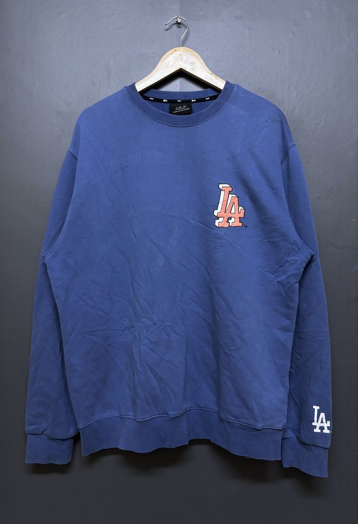 MLB ( LA ) (Category: Coats, Jackets and Outerwear) located in Cavite. Submitted by staythrifted.23 (Listing ID 1462632065, Image 1). Description: Size : Large on 🏷️ Oversized Dimes : Length 29 Width 24.5 Condition : Like new Color rate : 9.9/10 Issue : Minimal Sractch Need wash Loc. Cavite We ship nationwide Payment first .