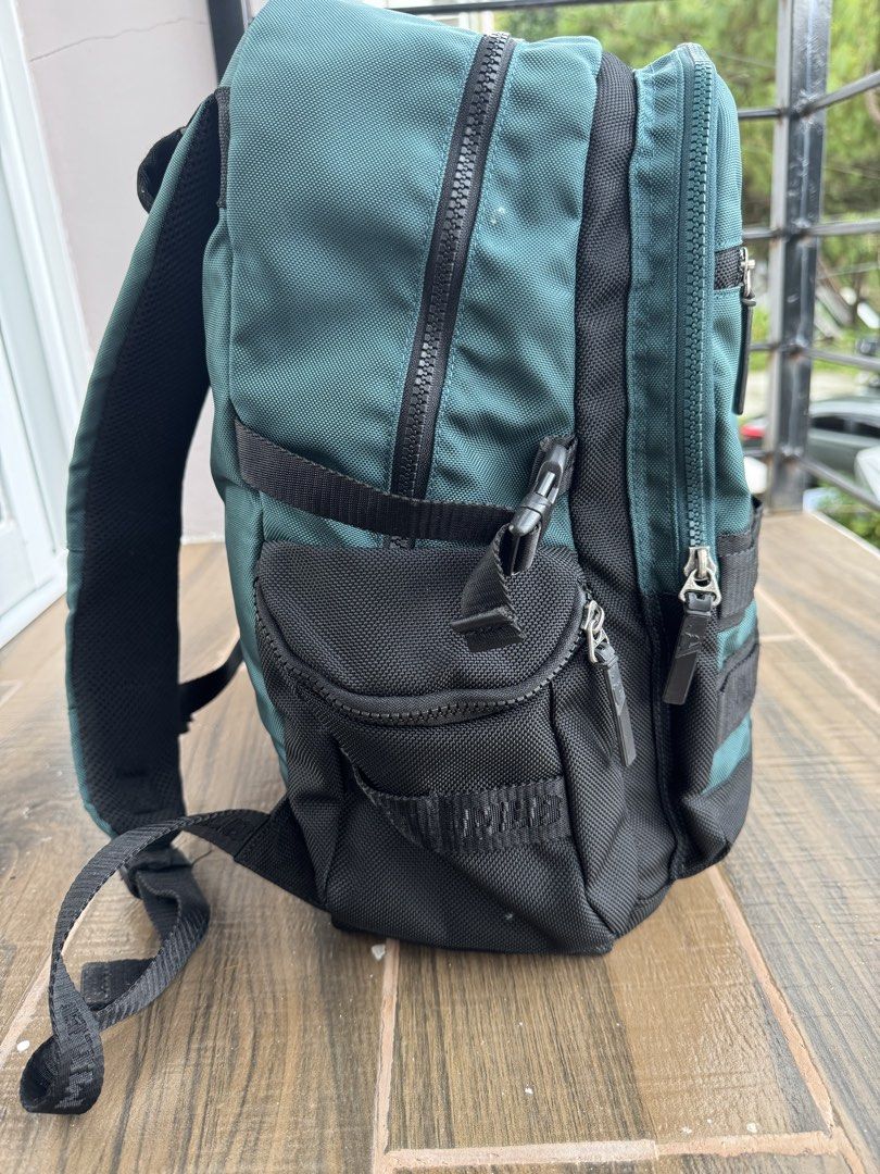 MLB Backpack (Category: Backpacks) located in Sablan. Submitted by bag-a-holic.bygaile.ph.2.0 (Listing ID 1462542645, Image 2). Description: NEEDS CLEANING.