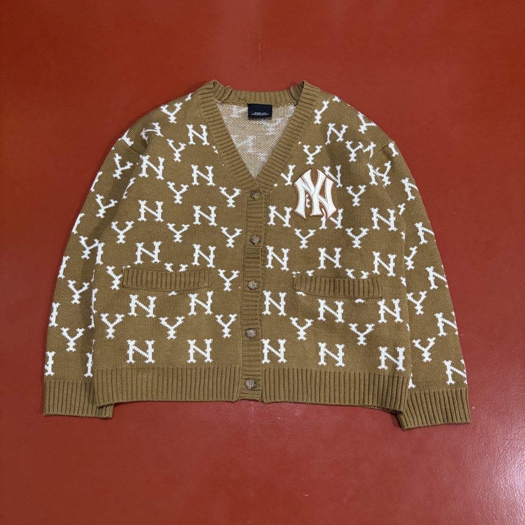 MLB NY YANKEES AOP KNITTED CARDIGAN (Category: Coats, Jackets and Outerwear) located in Pasig City. Submitted by buzzthrifty (Listing ID 1462615372, Image 2). Description: SIZE M-L MEN L-XL WOMEN 23x25 GOOD AS NEW .