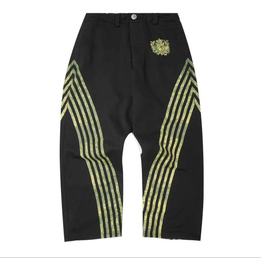 MN+LA "Copacabana" Phat Pants Anthracite/Moss (Category: Jeans) located in Manila. Submitted by carloradan59718 (Listing ID 1462571772, Image 2). Description: - MN+LA "Copacabana" Phat Pants - Color: Anthracite/Moss - Signature green stripe detail down the sides - Two back pockets with embroidered "M" logo - Baggy Fit - Please check the size chart for accurate measurements.