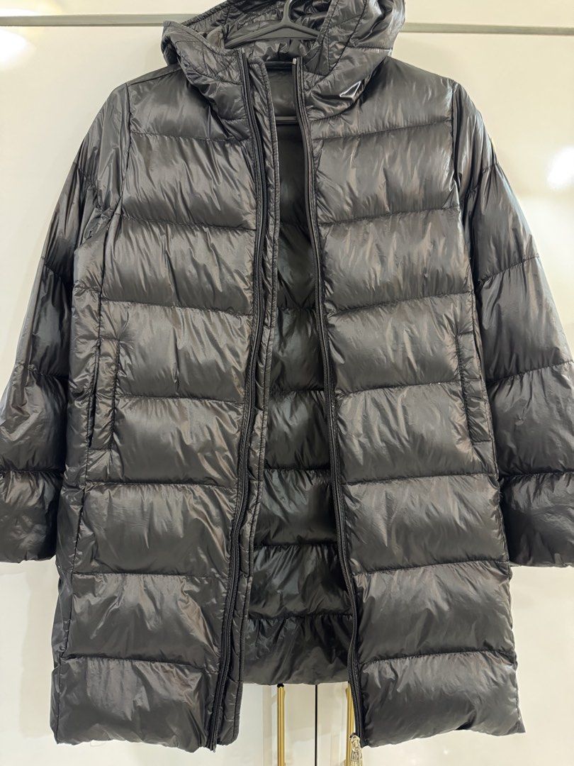 MONCLER puffer coat (Category: Coats, Jackets and Outerwear) located in Quezon City. Submitted by TGDL123 (Listing ID 1462609497, Image 1). Description: PReloved 14x18x30”.