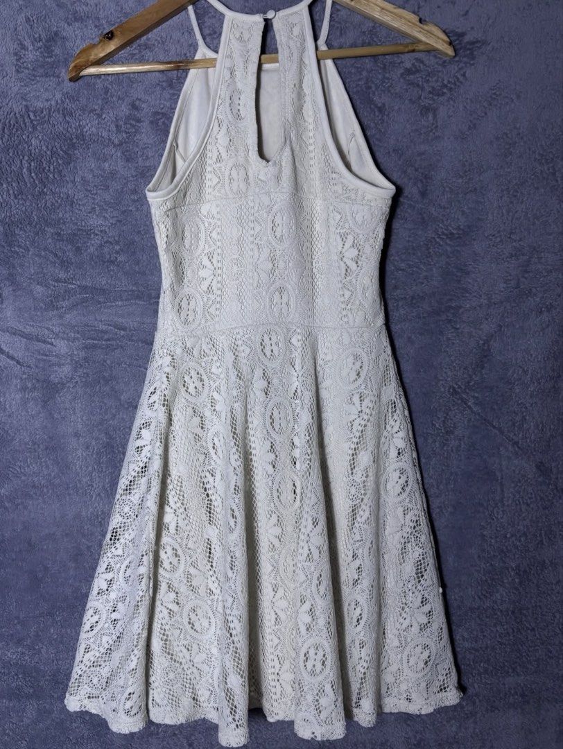 Mossimo white lace halter dress (Category: Dresses) located in San Pedro. Submitted by classychic.couture (Listing ID 1462488498, Image 3). Description: - Xs - medium - Excellent condition - No issues.
