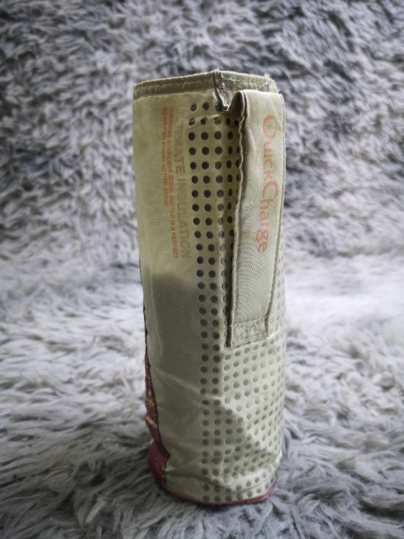 Multi Colored Water Bottle Pouch (Category: Purses & Pouches) located in Santa Cruz. Submitted by jmy_surplus.2 (Listing ID 1462670298, Image 2). Description: Size ; L - 9 W - 5.3 Color ; Multi Color Type ; Bottle pouch Brand ; No brand Material ; Nylon Style ; Durable Water Bottle Pouch LR 129 JMY 1 Batch #221.