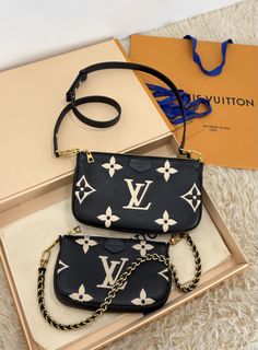 (Category: ) located in . Submitted by luxuryprelovedbagsby_by_agnes (Listing ID 1462495102, Image 1). Description: .